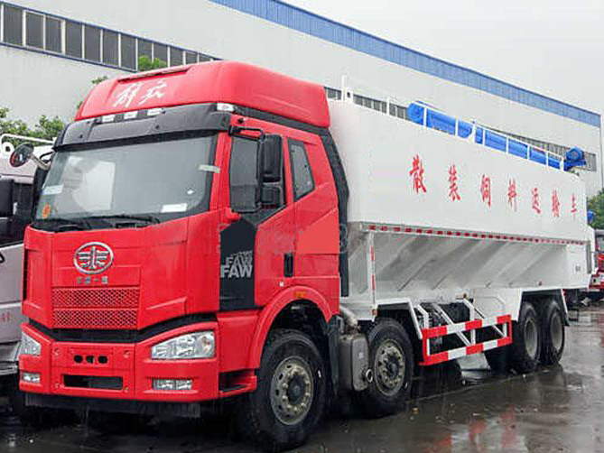解放J6前四後八40方飼料車