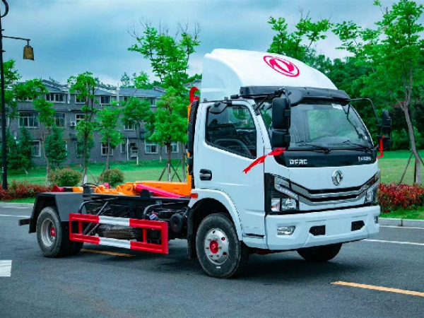 國六東風多利卡8方車廂可卸式（鈎臂）垃圾車