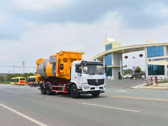 東風專底D3L國六後雙橋車廂可卸（鈎臂）式垃圾車