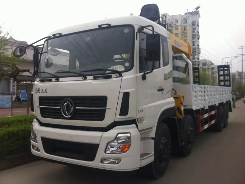 東風天龍前四後八16噸随車吊